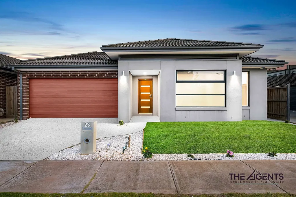 Stylish Family Living in Prestigious Woodlea Estate