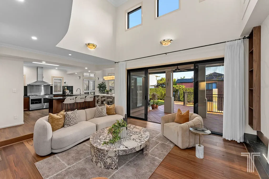 Carindale 6部屋 Grand Scale Family Living, North Facing Elegance and Endless Flexibility in the Mansfield State High Catchment