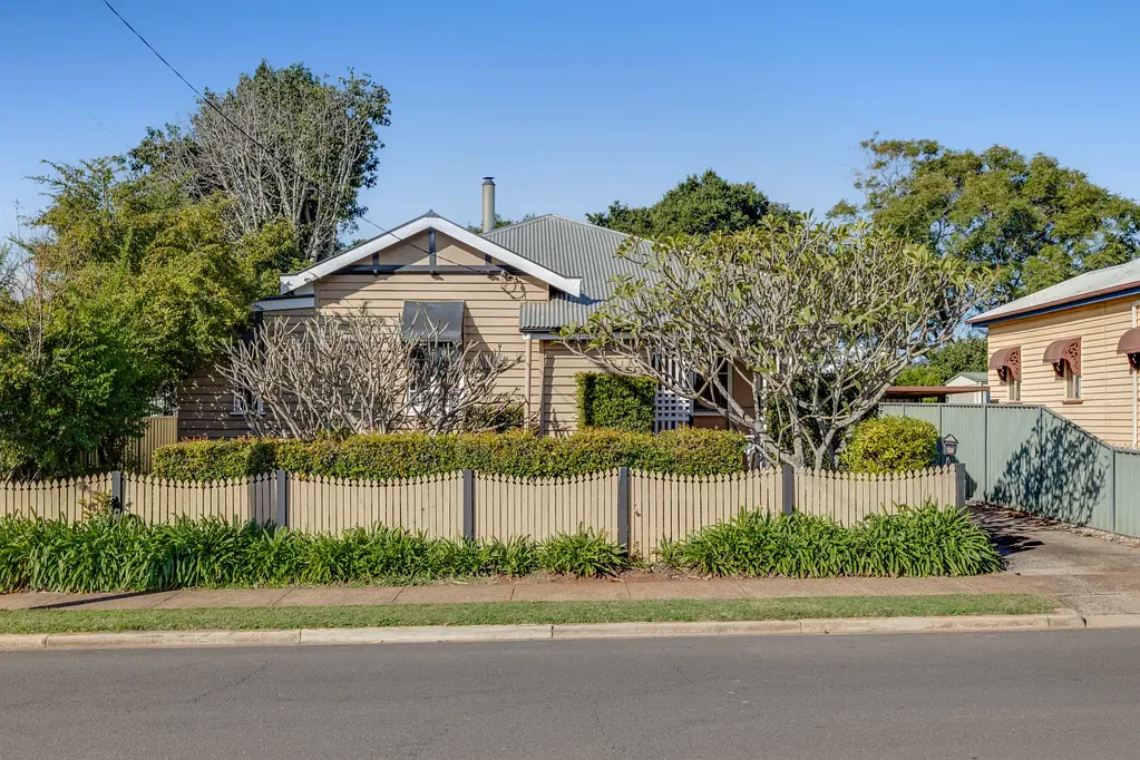 Newtown 3Moenga Refined Character Living with Space, Warmth and Entertaining Appeal