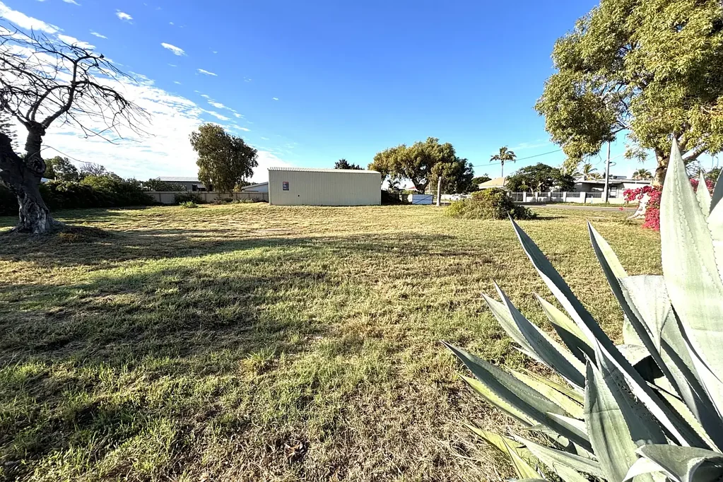 South Carnarvon NOWS THE TIME - MAKE ME AN OFFER