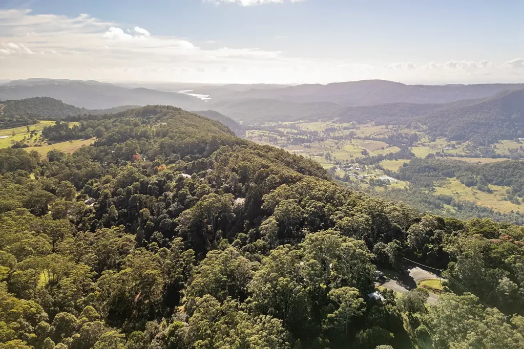 Beechmont  the village @ binna burra is a spectacular 89 ha site adjoining Lamington National Park, in the Scenic Rim Regional Council