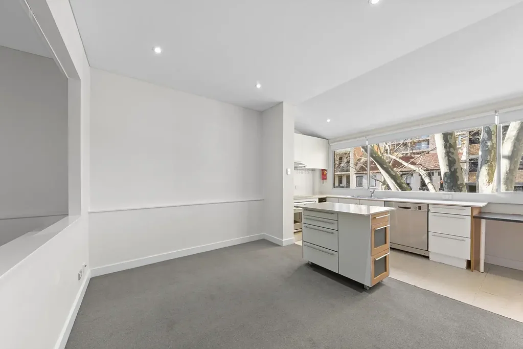 Split level 2 bedroom apartment in ultra convenient location