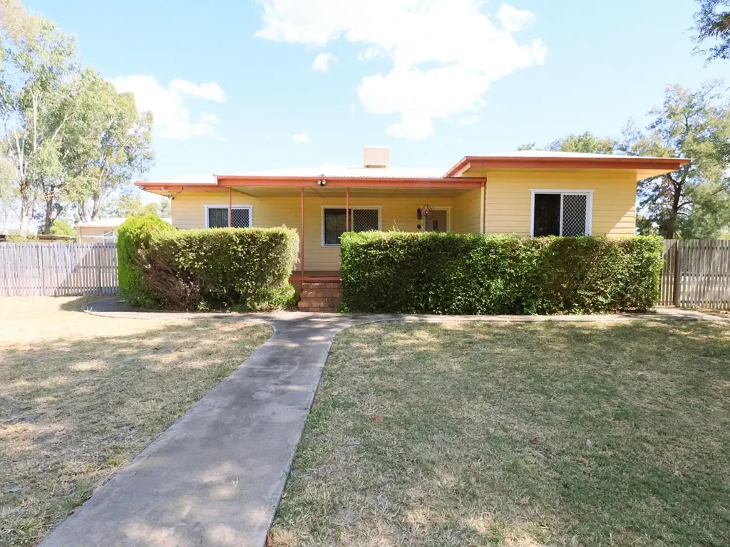 Mitchell 3房  Where Character Meets Country Living on a Full Acre