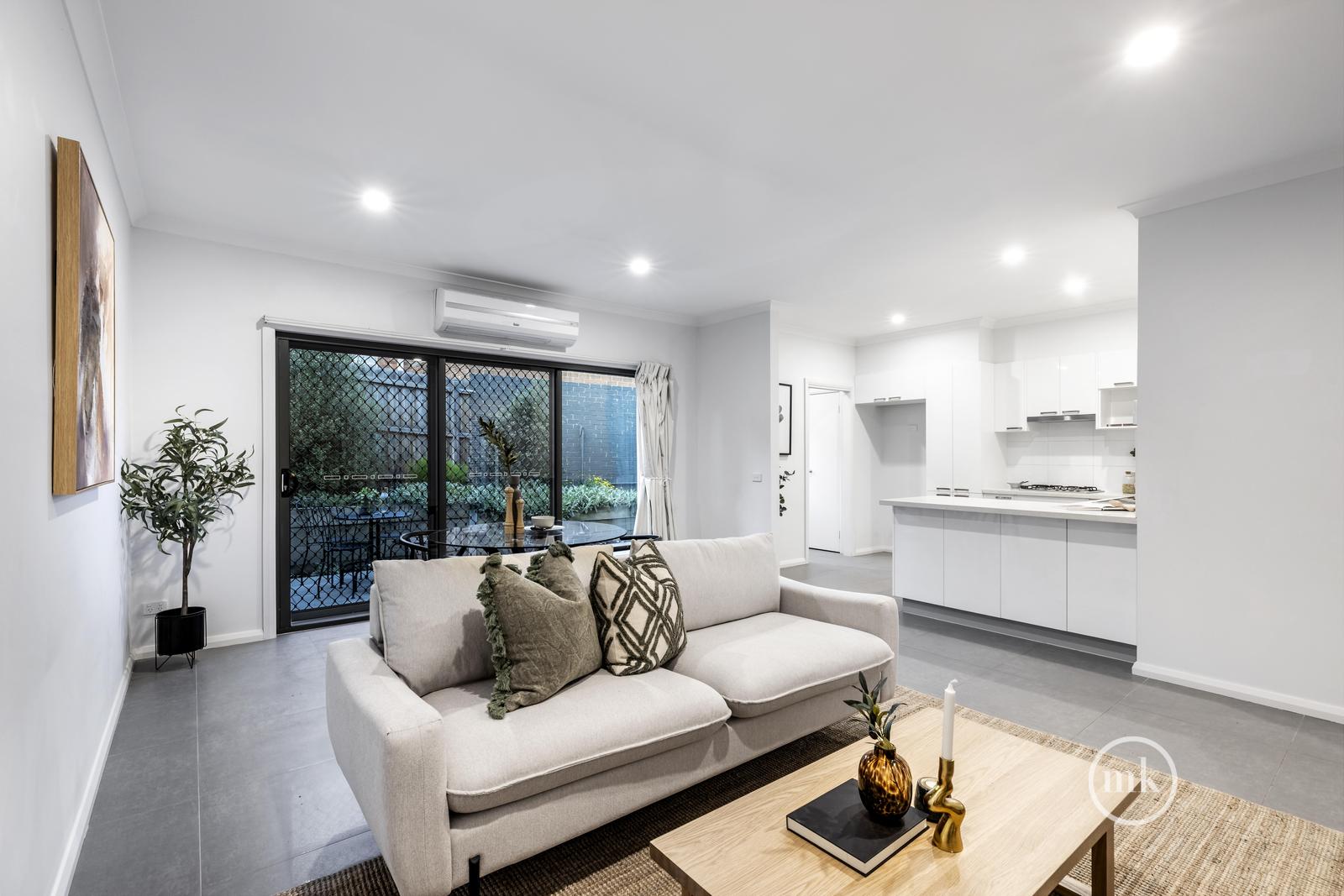 UNIT 5 39 WILLIAM ST, GREENSBOROUGH VIC 3088, 0房, 0浴, Unit