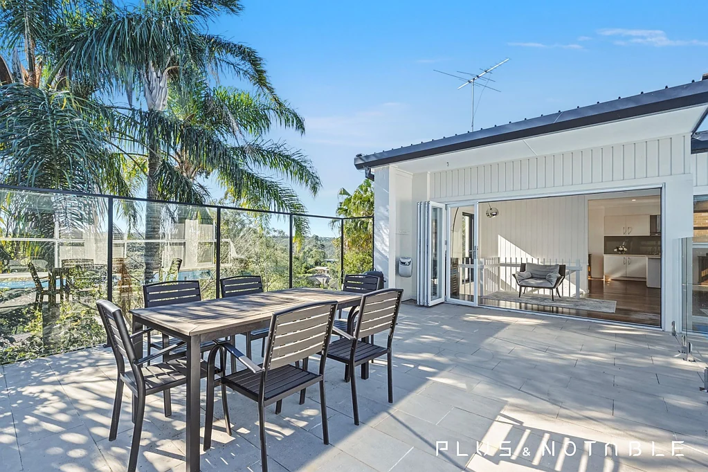 Killarney Heights Resort-Style Family Living with Pool & View
