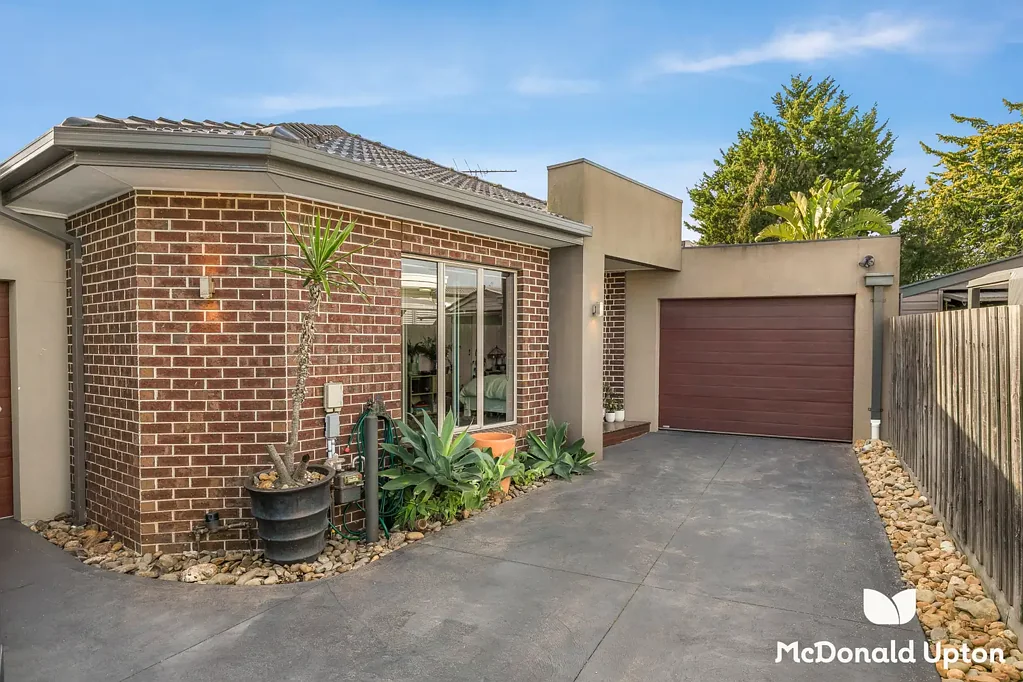Airport West 2 Bedroom Inner Urban Retreat Meets Tranquillity and Contemporary Style