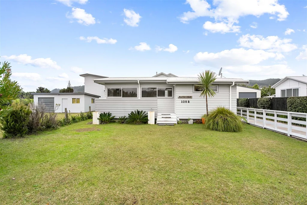 Whangamata 3 Bedroom Whanga Bach- Easy As - $989000