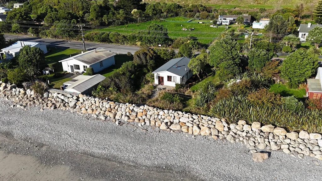 Hector 2房  Pristine Coastal Bach - Direct Beach Access