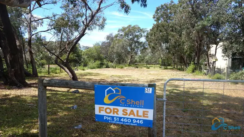Loch Sport BACKING ONTO RESERVE AT REAR & CLOSE TO THE 90 MILE BEACH