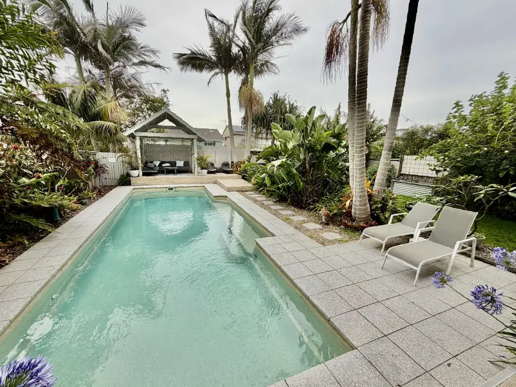 Wallabi Point - Three Bedrooms