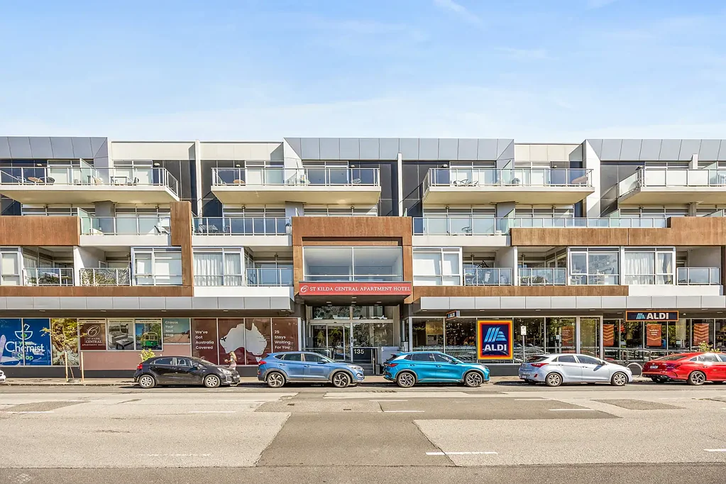 Exceptional Indoor–Outdoor Living in a Prime St Kilda Location