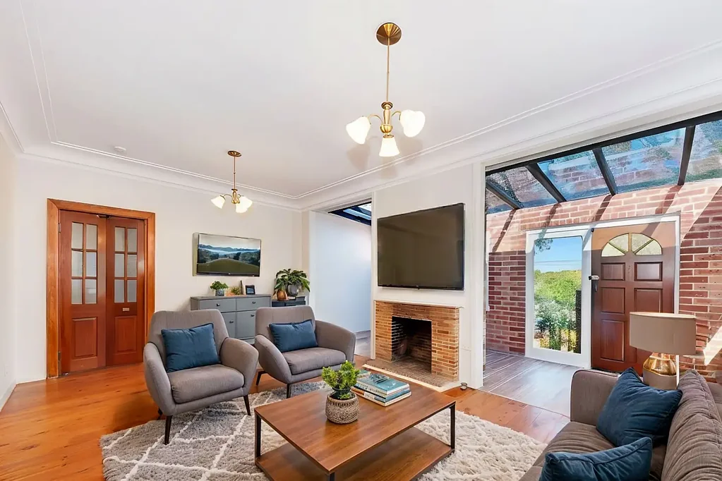 CHARMING AND PEACEFUL FAMILY HOME!