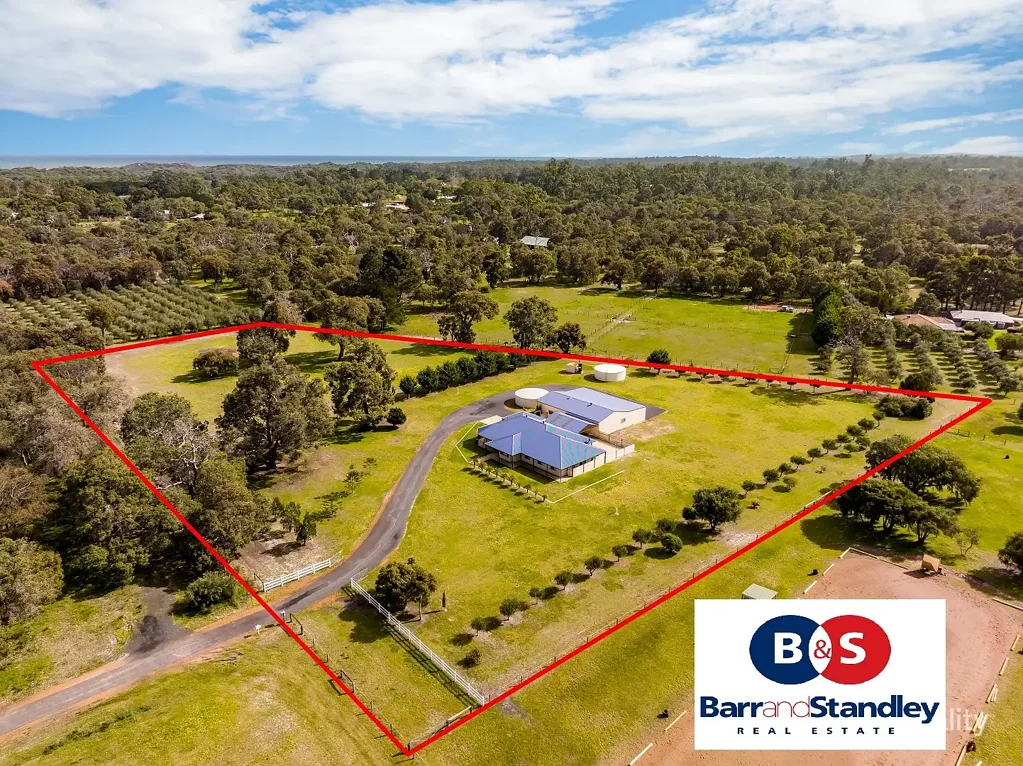 Stratham ROOM TO MOVE – BIG HOUSE – BIG SHED, GREAT WATER SET UP