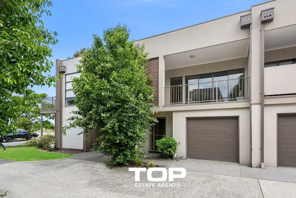 Cranbourne North 2غرفة نوم Move-In Ready Townhouse Close to Everyday Amenities