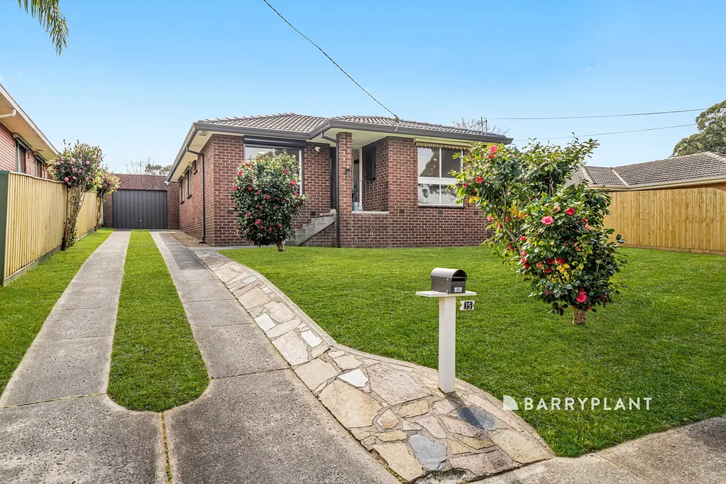 Narre Warren 3ਬੈੱਡਰੂਮ Contemporary Warmth Behind a Classic Façade
