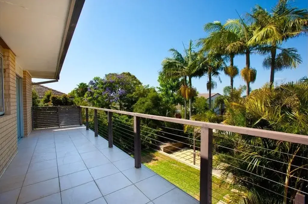 Charming Three-Bedroom Unit in Tranquil Yet Convenient Location