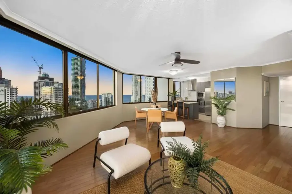 Surfers Paradise 2房  ENJOY SUNRISE OVER THE OCEAN & SUNSET OVER THE RIVER. PANORAMIC VIEWS THAT WILL TAKE YOUR BREATH AWAY