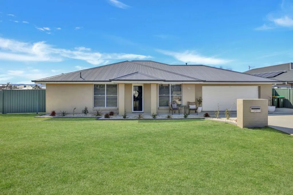 70 Freeman Circuit, Llanarth, NSW 2795