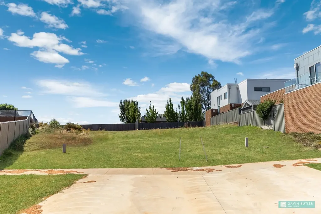 Strathdale Fabulous 504m2 block in absolute blue chip locale titled and ready to build on