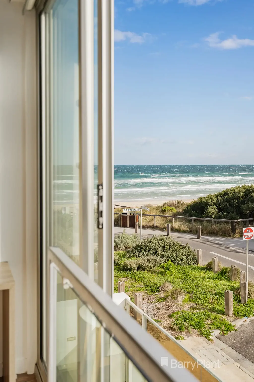 Chelsea 1બેડરૂમ Beachfront Position. Uninterrupted Bay Views. Not a Cent to Spend.