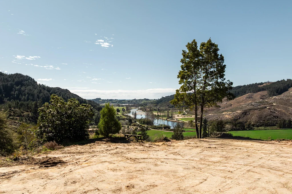 Motueka  Scale, Privacy and 270° Views