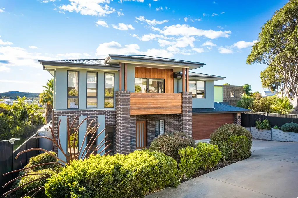 Tura Beach 4房  Contemporary Coastal Living with a Spectacular Northerly Aspect