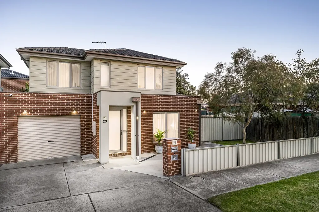 Fawkner 3ਬੈੱਡਰੂਮ Generous Family Dimensions in a Quiet Estate Setting