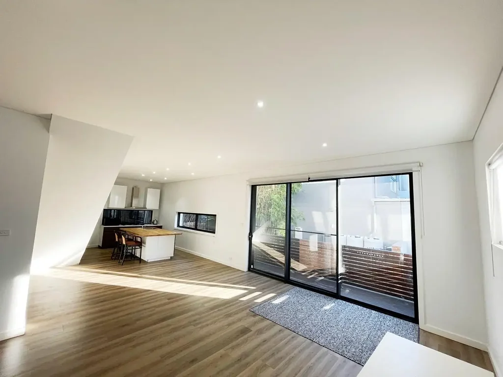 Newly renovated 3 bedroom 1.5 bath 2 off street carspace house in Newtown.