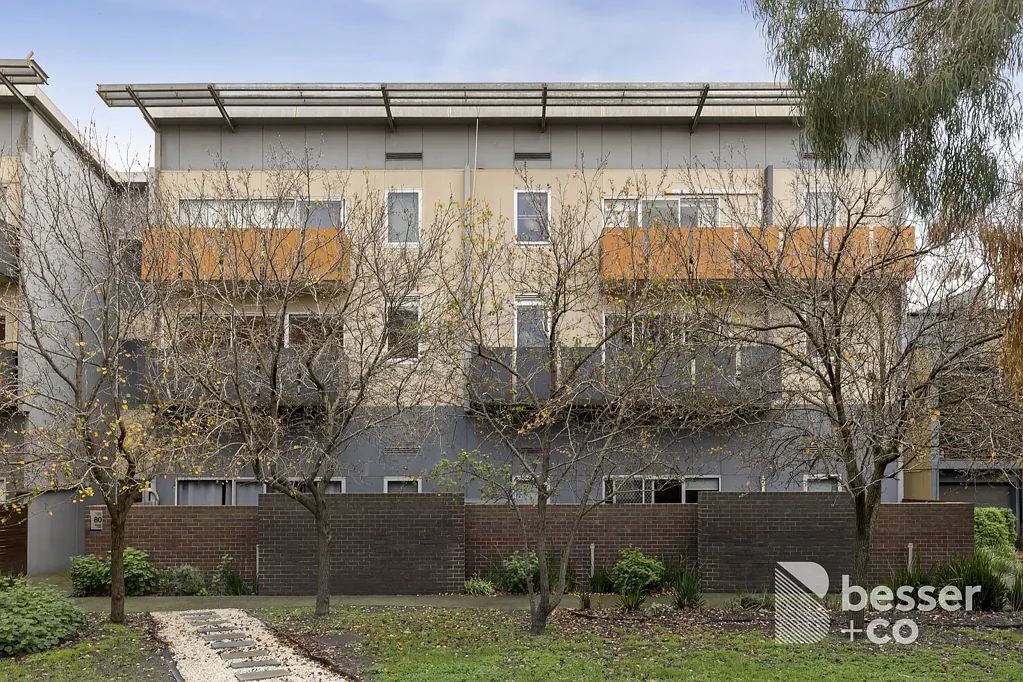 Kensington 1chambre A Winning One Bedder Opposite the Racecourse