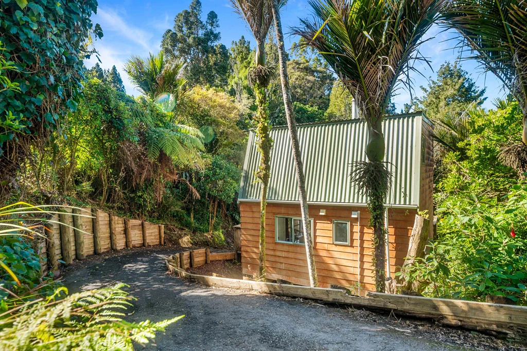 Titirangi 3房  FIRST HOME, FREEHOLD, BARGAIN