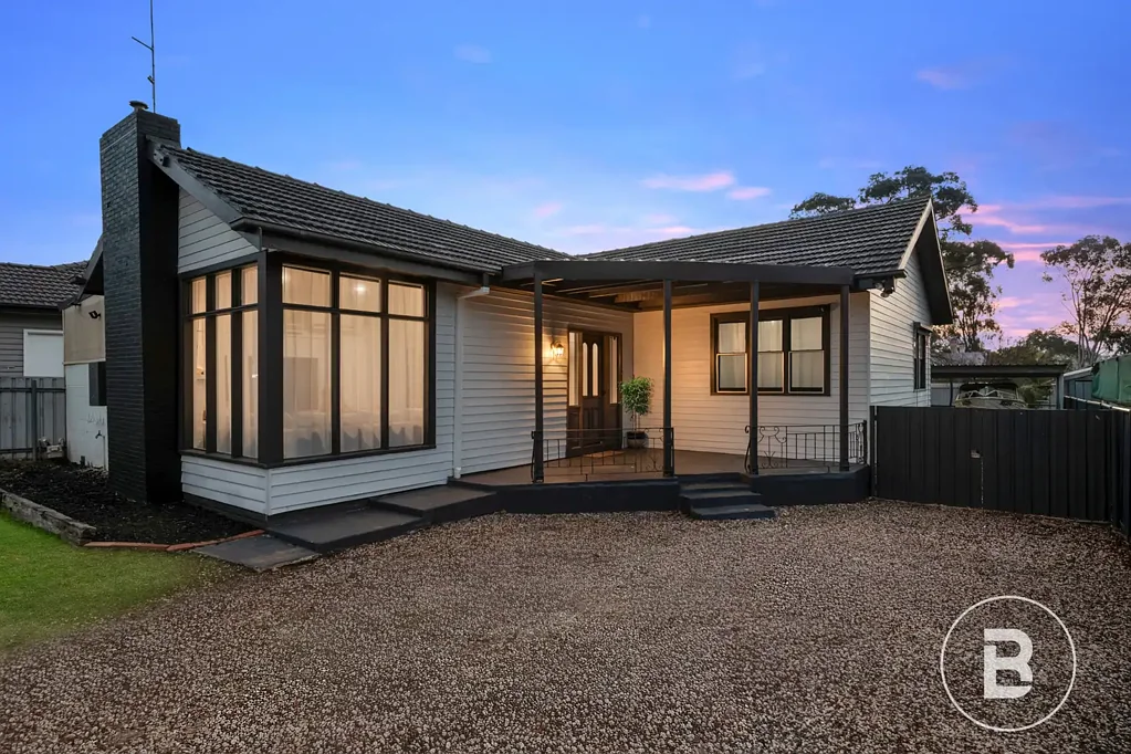 White Hills 3 Bedroom Effortless Family Living with contemporary appeal in a prime White Hills Location