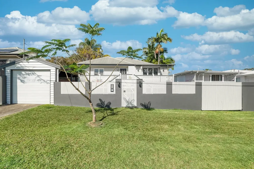 Light-Filled 4-Bedroom Home with Teen Retreat & Huge Backyard - Just 6km to CBD!