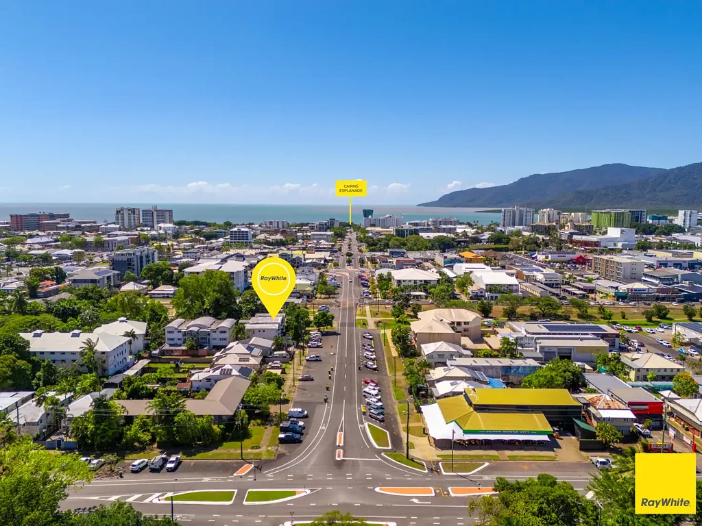 UNFURNISHED TOP FLOOR UNIT CLOSE TO THE CITY!