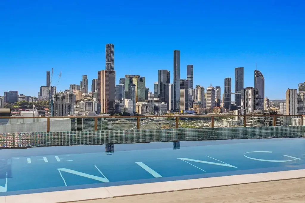 Milton 2ห้องนอน Elevated Lifestyle Living in Brand New Luxury Residence