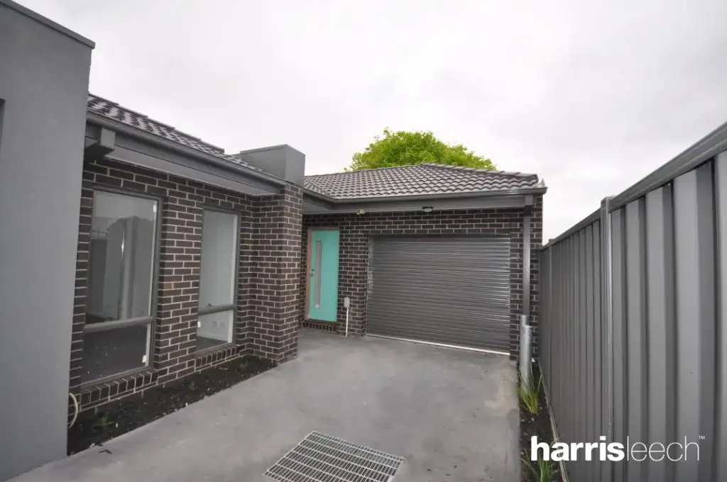 TWO BEDROOM TOWNHOUSE IN PASCOE VALE
