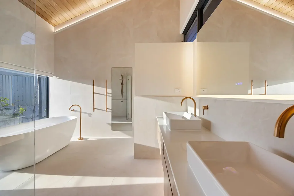 Coffs Harbour 4chambre Peter Hall Designed Coastal Masterpiece Above The Jetty