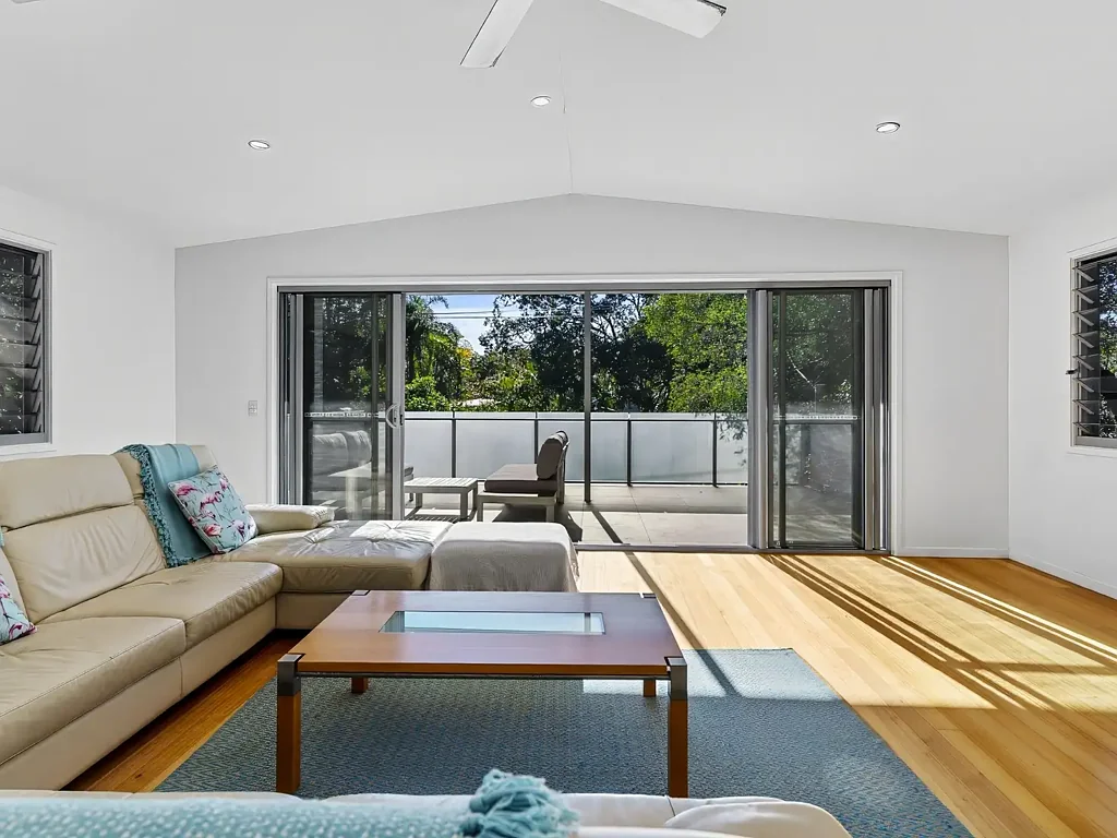 FABULOUS SUNSHINE BEACH HOME