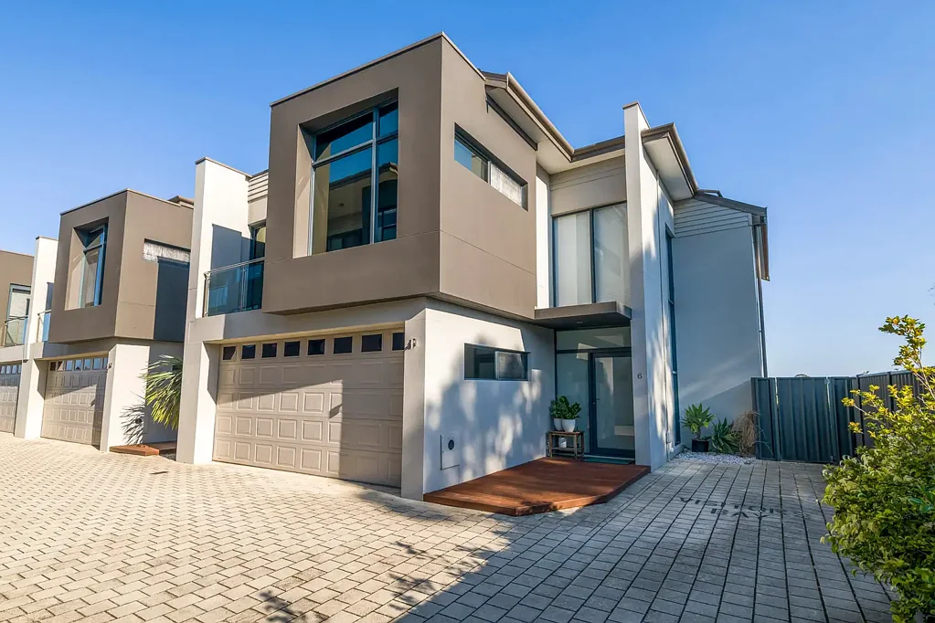 Como 4બેડરૂમ Huge Contemporary 3-Level Home With River Views