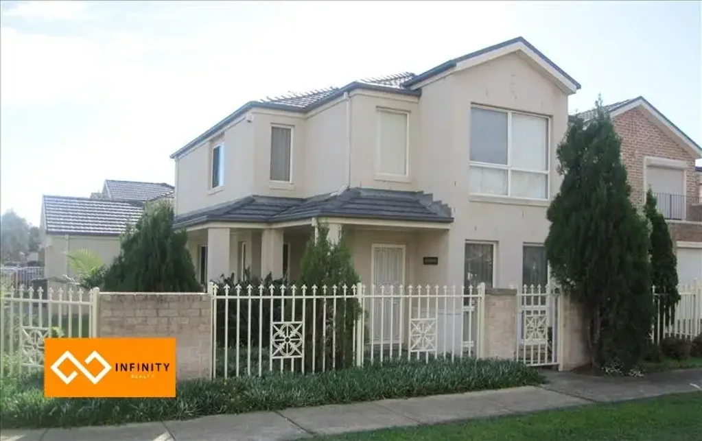 Spacious 6-Bedroom Family Home for Lease in Fairfield East
31 Laurina Avenue, Fairfield East