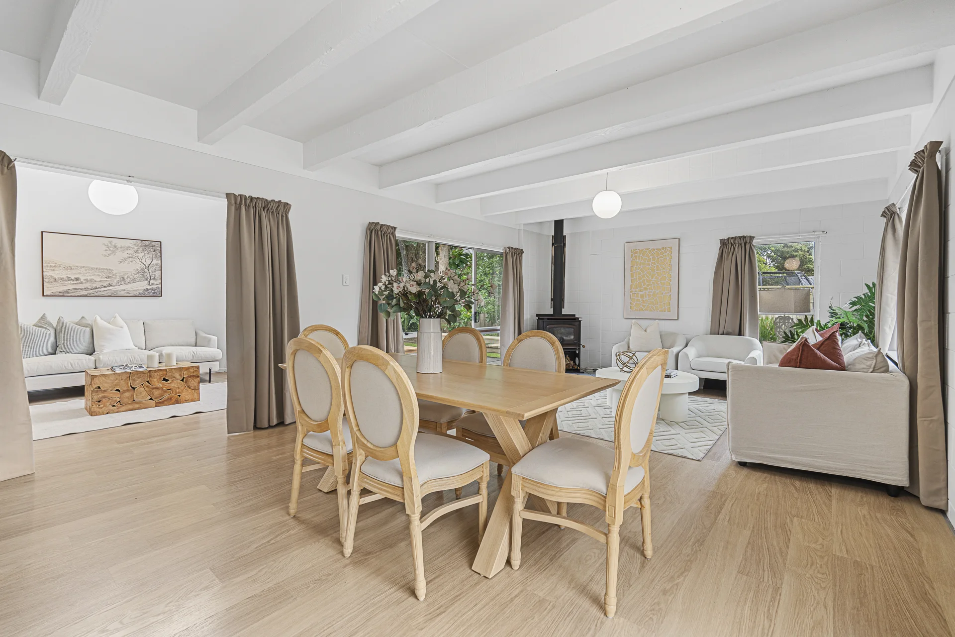 Oakura 3房 Private Family Living with Space and Potential