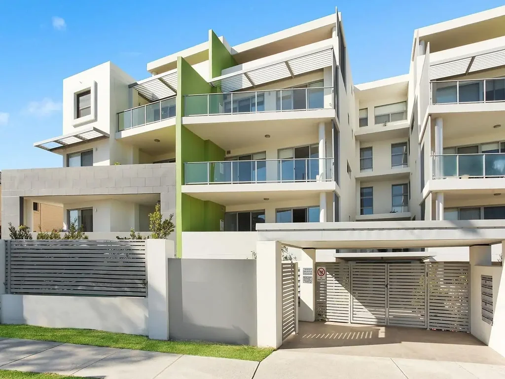 Modern Apartment Offering Convenience & Comfort