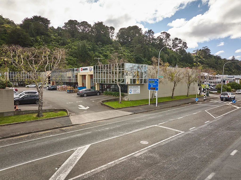 Alicetown  Stand Out on Hutt Road