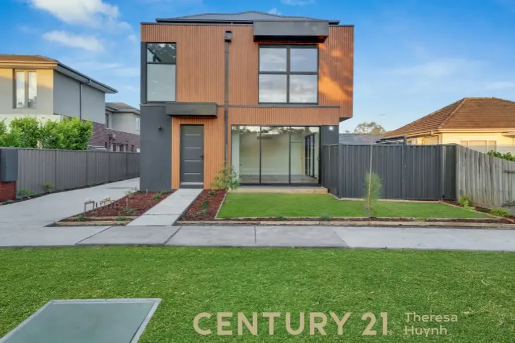 FOR RENT: 3 Bedroom Townhouse at Springvale