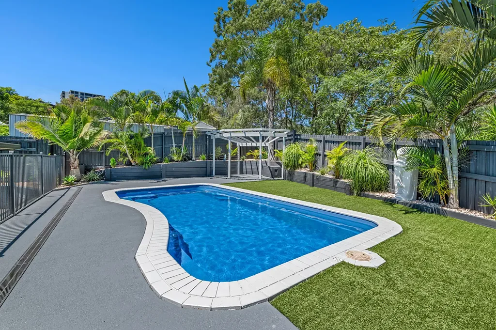 30 Paul Court, Carrara, QLD 4211