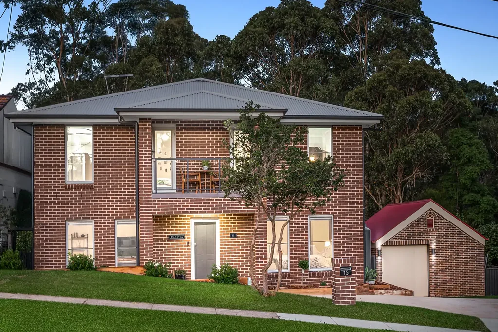 15 Lowana Crescent, Seven Hills, NSW 2147