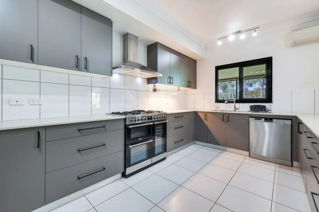 Acacia Hills 5침실 Spacious Dual Dwellings on 20 Acres – Modern Living with Rural Tranquility