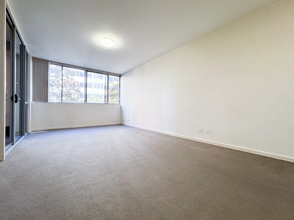 Hurstville 1 Bedroom plus Study Apartment for Lease