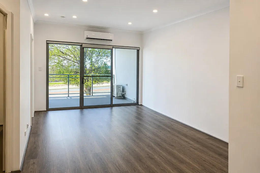 Modern First Floor 2 Bedroom, 2 Bathroom Apartment with Secure Car Bay