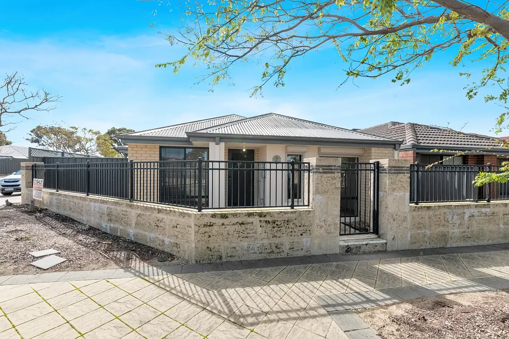 21 Boobook Lane, Baldivis - Charming 3- Bedroom Home