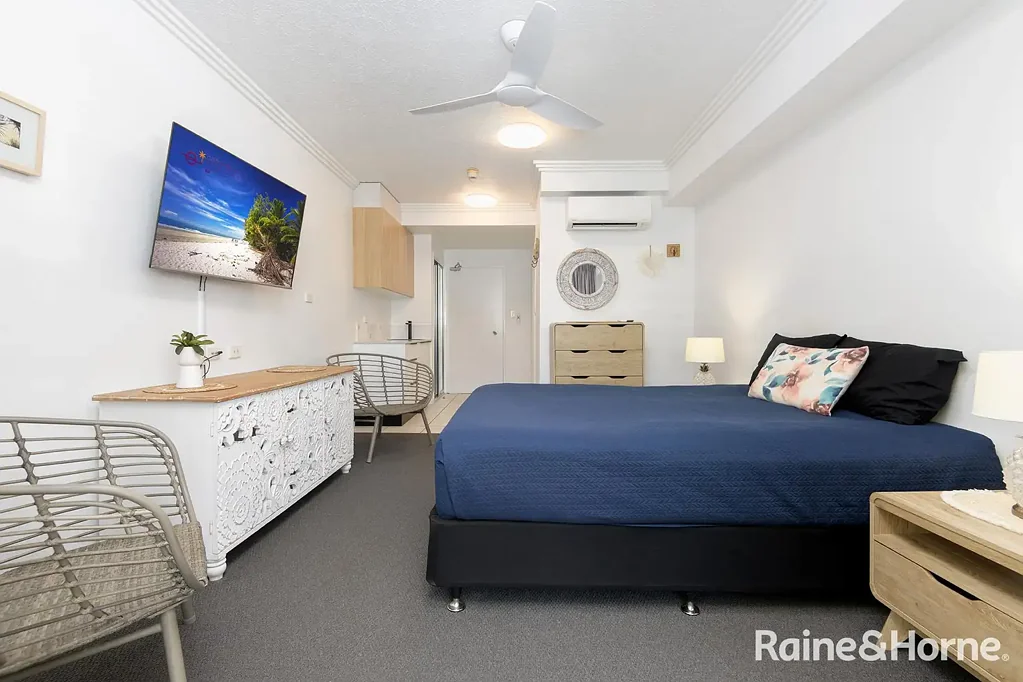 Port Douglas 3 Bedroom DUAL-KEY UNIT WITH SPA & POOL VIEWS